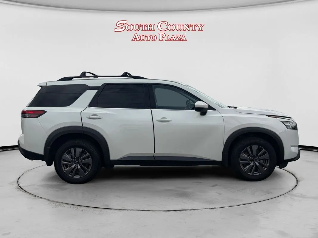 Nissan Pathfinder photo 6