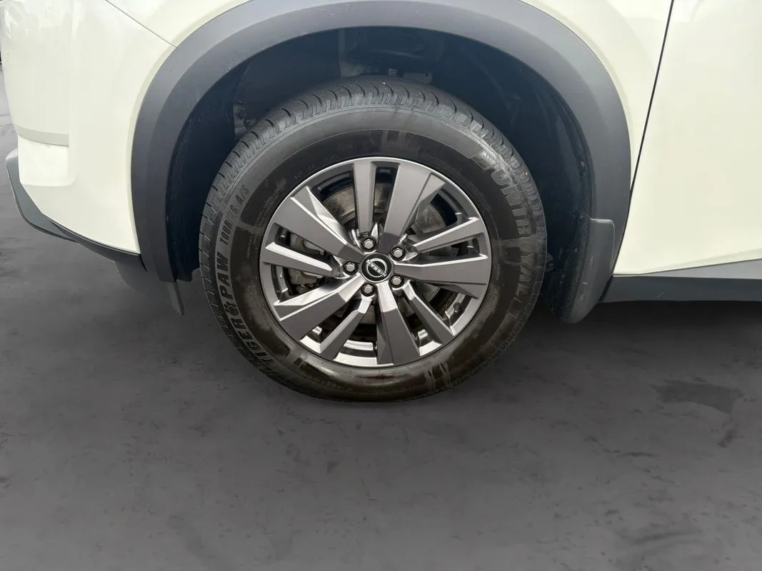 Nissan Pathfinder photo 9
