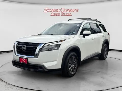 White 2023 Nissan Pathfinder SV 4WD for sale in St. Louis, MO