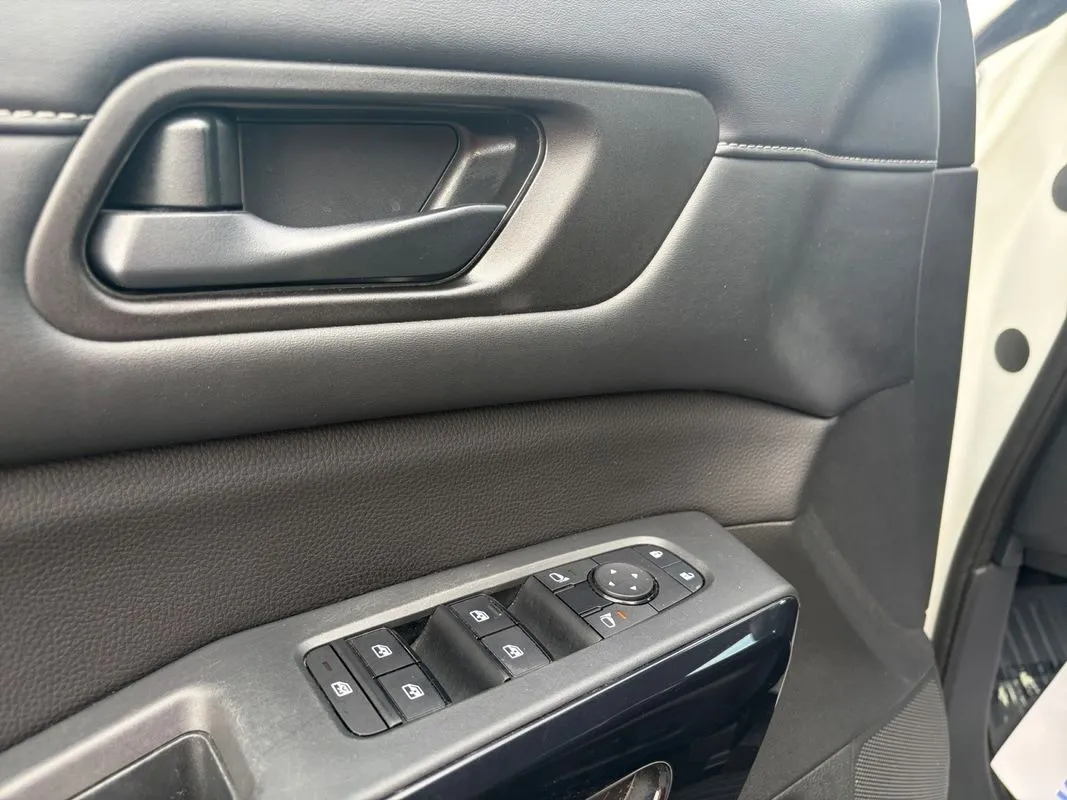 Nissan Pathfinder photo 16