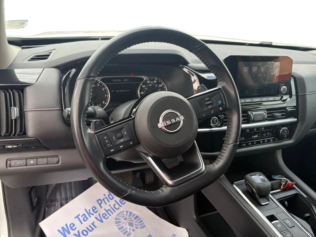 Nissan Pathfinder photo 11