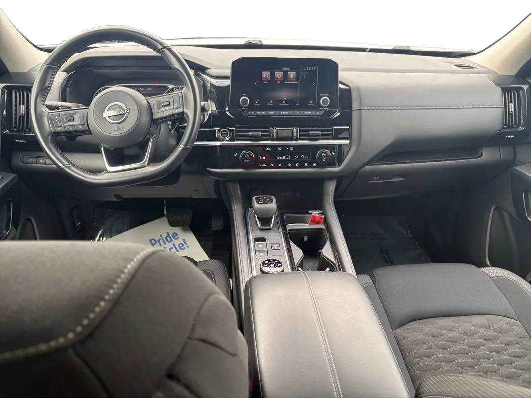 Nissan Pathfinder photo 14