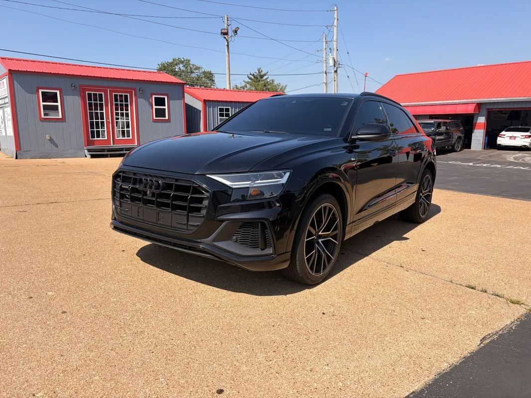 Audi Q8 photo 2