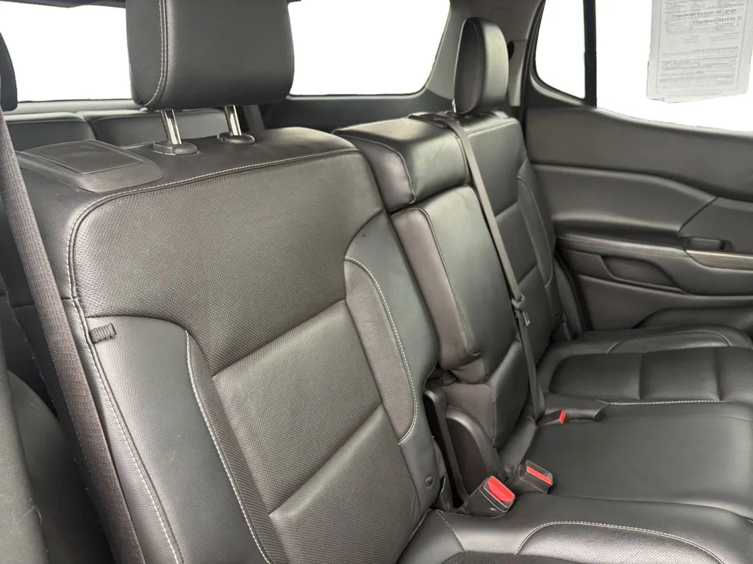 GMC Acadia photo 17