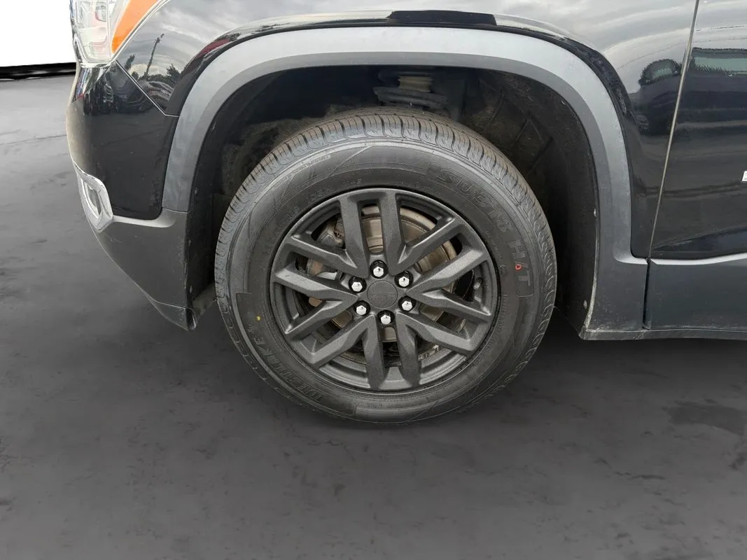 GMC Acadia photo 9