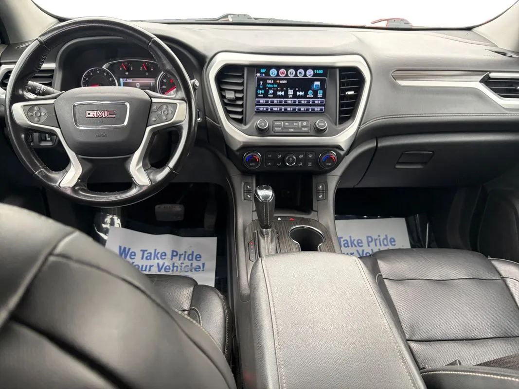 GMC Acadia photo 14