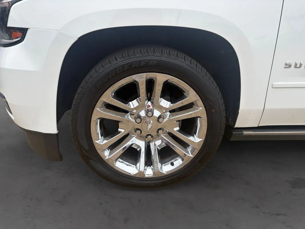 Chevrolet Suburban photo 9