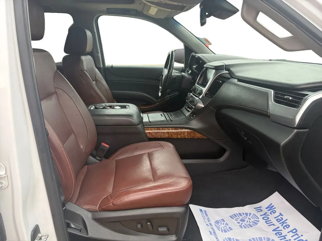 Chevrolet Suburban photo 15
