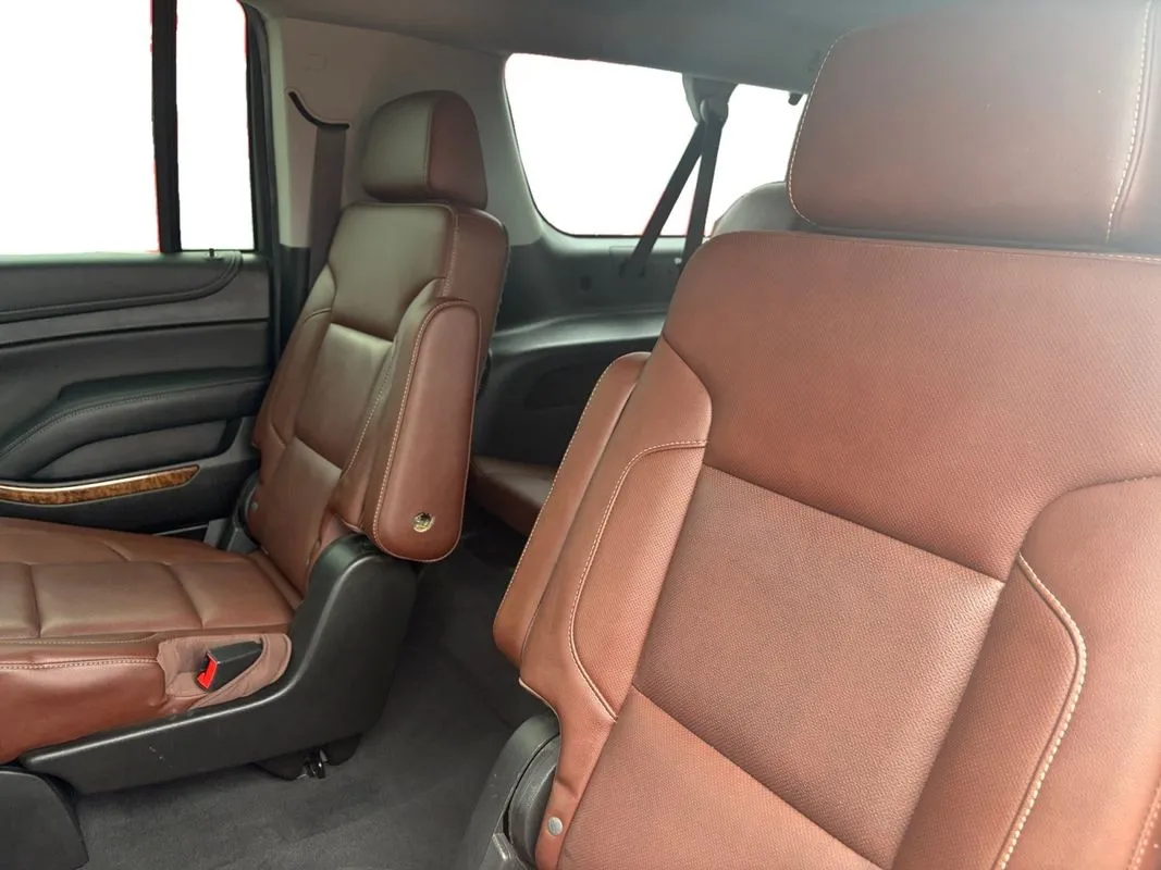 Chevrolet Suburban photo 13