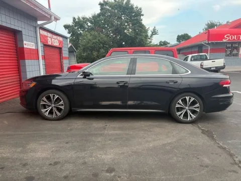 Black 2021 Volkswagen Passat 2.0T SE for sale in St. Louis, MO