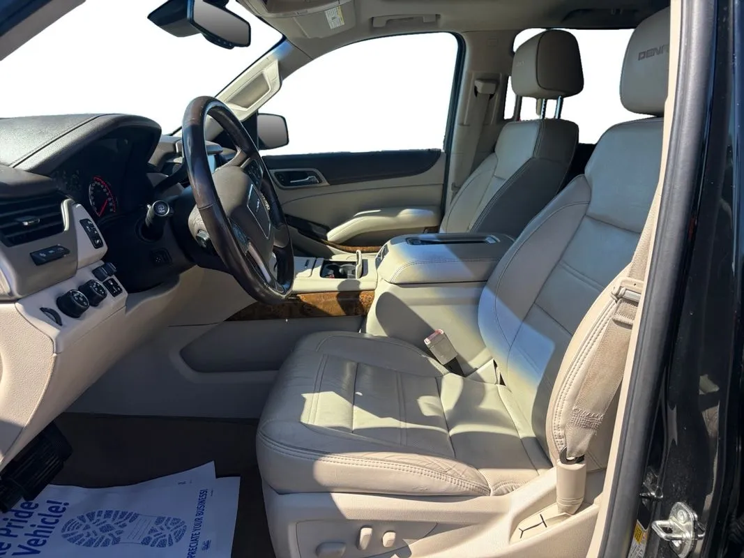 GMC Yukon XL photo 10