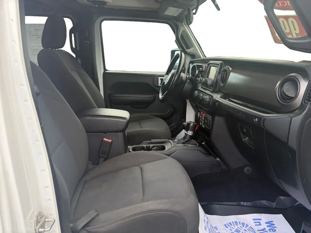 Jeep Wrangler photo 15