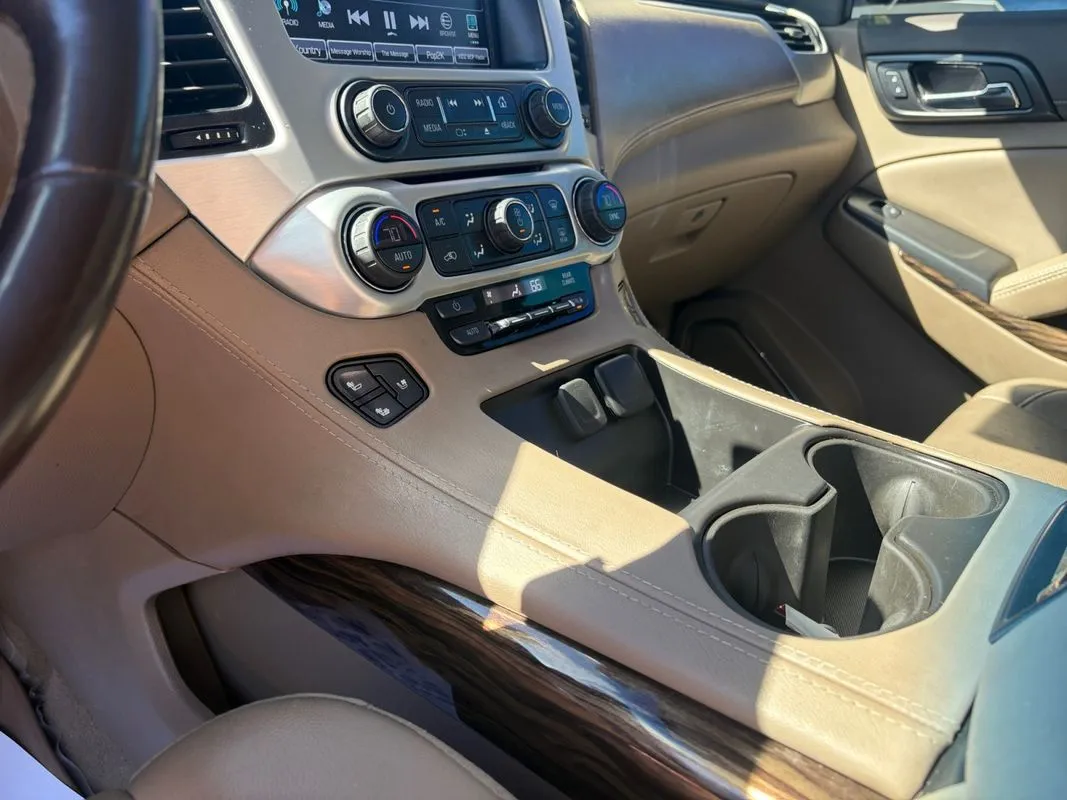 GMC Yukon XL photo 12