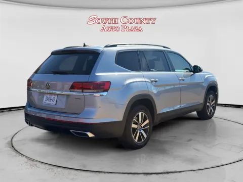 More photos of 2022 Volkswagen Atlas 2.0T SE at South County Auto Plaza, MO