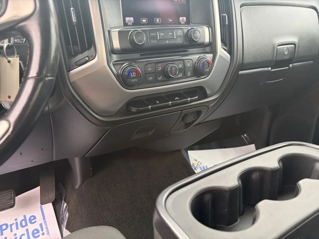 GMC Sierra photo 12
