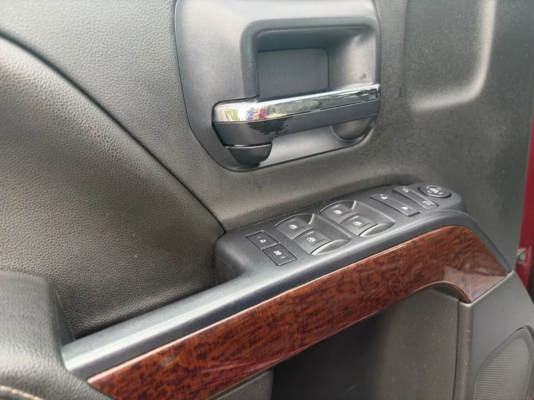 GMC Sierra photo 16