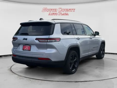More photos of 2021 Jeep Grand Cherokee L Altitude 4x4 at South County Auto Plaza, MO