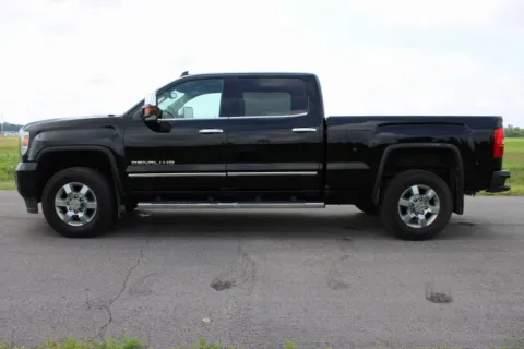 More photos of 2016 GMC Sierra 3500HD Denali at Fairfield Trucks, OH