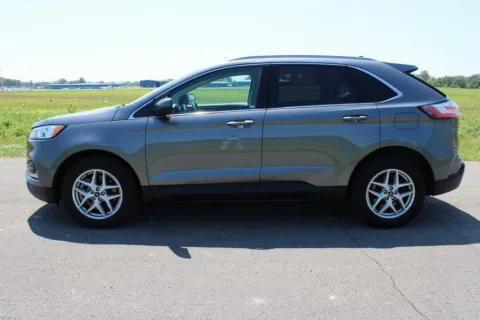 More photos of 2021 Ford Edge SEL at Fairfield Trucks, OH