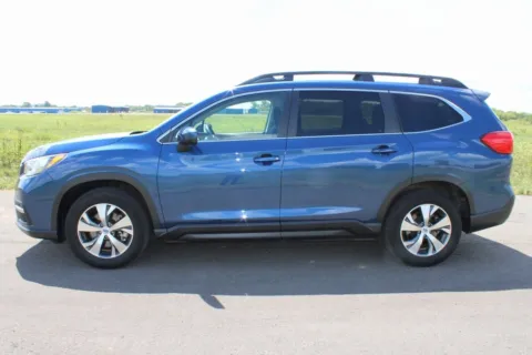 More photos of 2022 Subaru Ascent Premium at Fairfield Trucks, OH