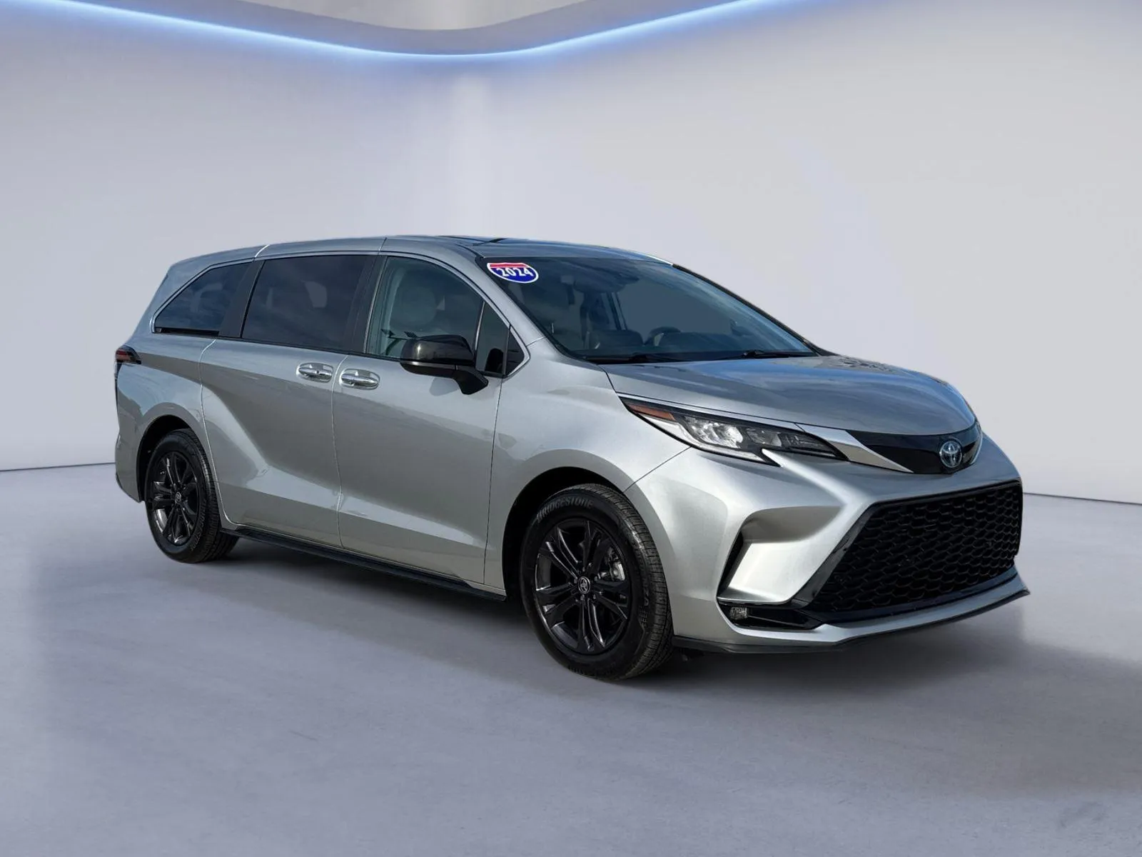 Silver 2024 Toyota Sienna XSE for sale in Maryville, TN