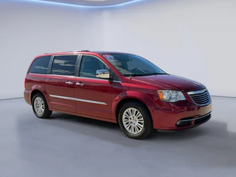 Red 2016 CHRYSLER TOWN & COUNTRY LIMI for sale in Maryville, TN