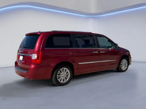 Another view of 2016 CHRYSLER TOWN & COUNTRY LIMI for sale in Maryville, TN at Twin City Certified