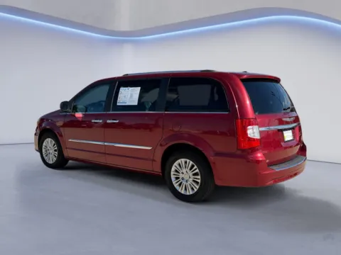 More photos of 2016 CHRYSLER TOWN & COUNTRY LIMI at Twin City Certified, TN