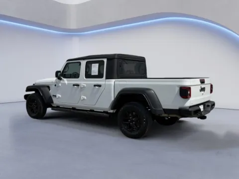 More photos of 2023 Jeep Gladiator Sport S at Twin City Certified, TN