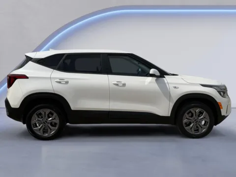 Photos of 2024 Kia Seltos LX for sale in Maryville, TN at Twin City Certified