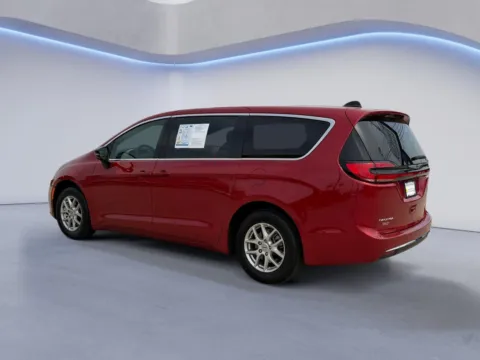 More photos of 2025 Chrysler Pacifica Select at Twin City Certified, TN