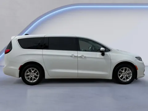 Photos of 2023 Chrysler Pacifica Touring L for sale in Maryville, TN at Twin City Certified