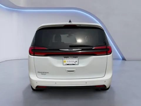 More photos of 2023 Chrysler Pacifica Touring L at Twin City Certified, TN