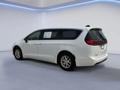 More photos of 2023 Chrysler Pacifica Touring L at Twin City Certified, TN
