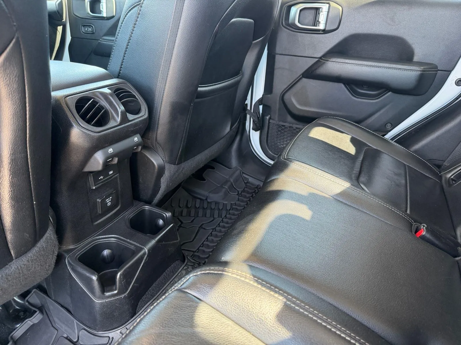 2020 Jeep Gladiator Overland - Photo 15
