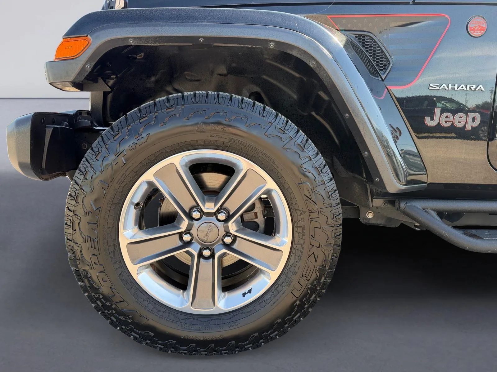 2020 Jeep Wrangler Unlimited Sahara - Photo 9