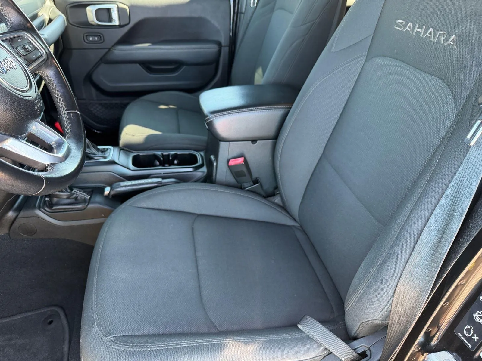 2020 Jeep Wrangler Unlimited Sahara - Photo 10
