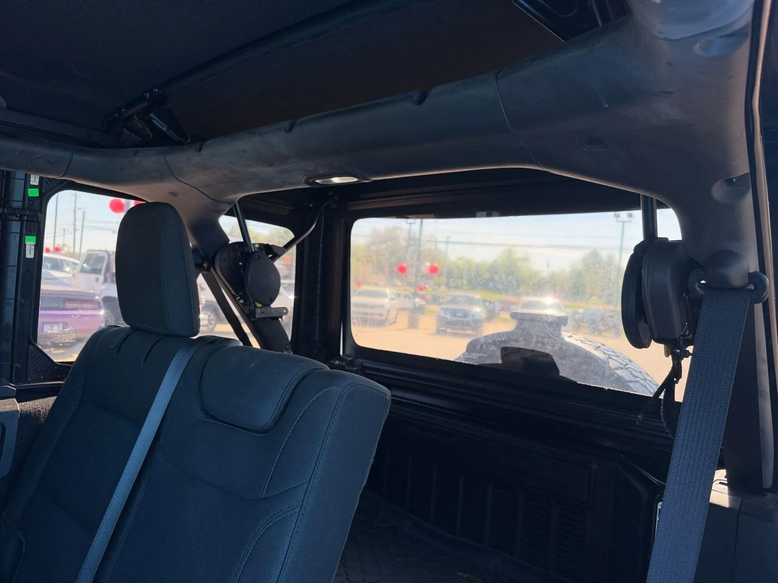 2020 Jeep Wrangler Unlimited Sahara - Photo 14