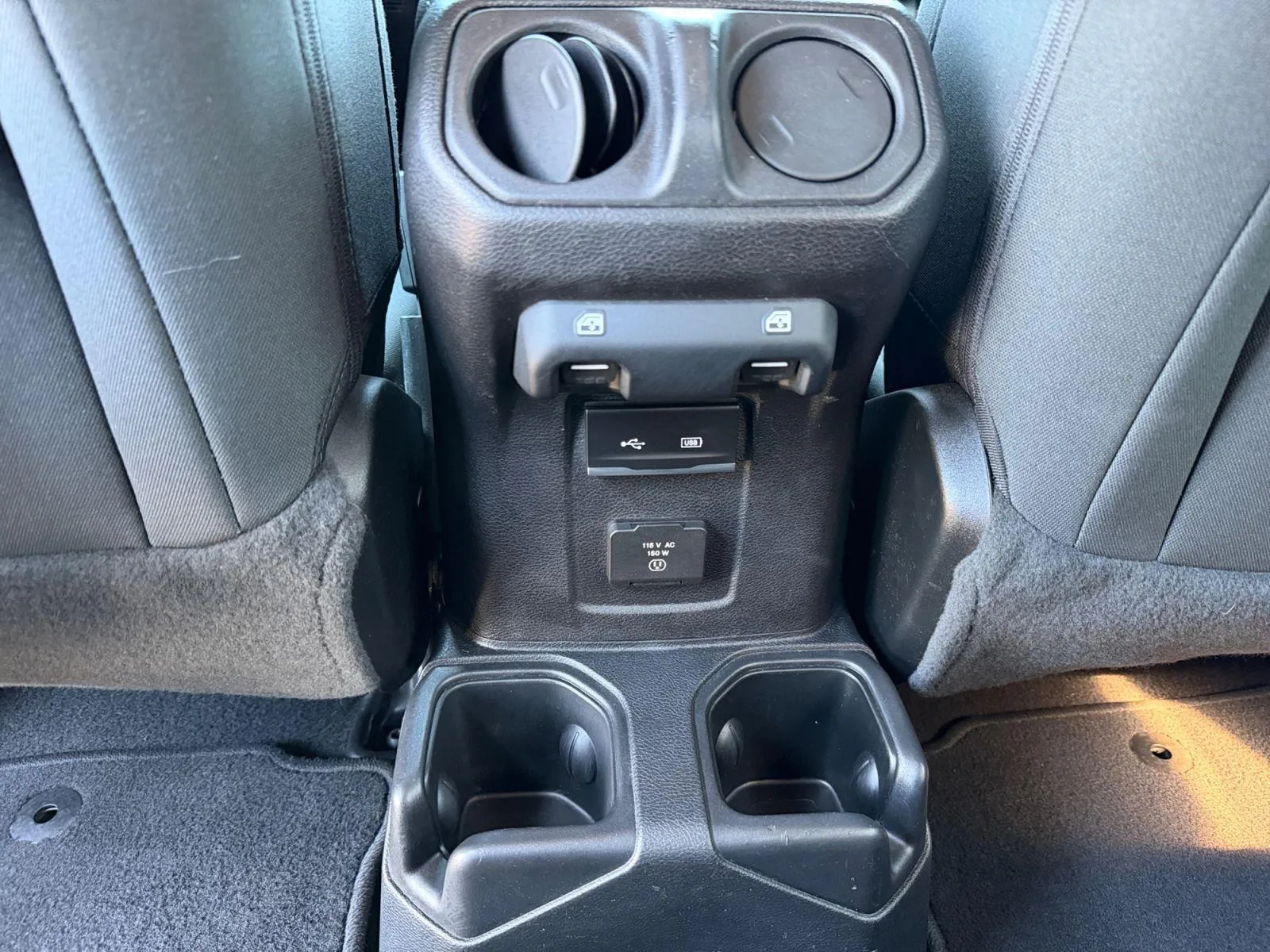 2020 Jeep Wrangler Unlimited Sahara - Photo 17