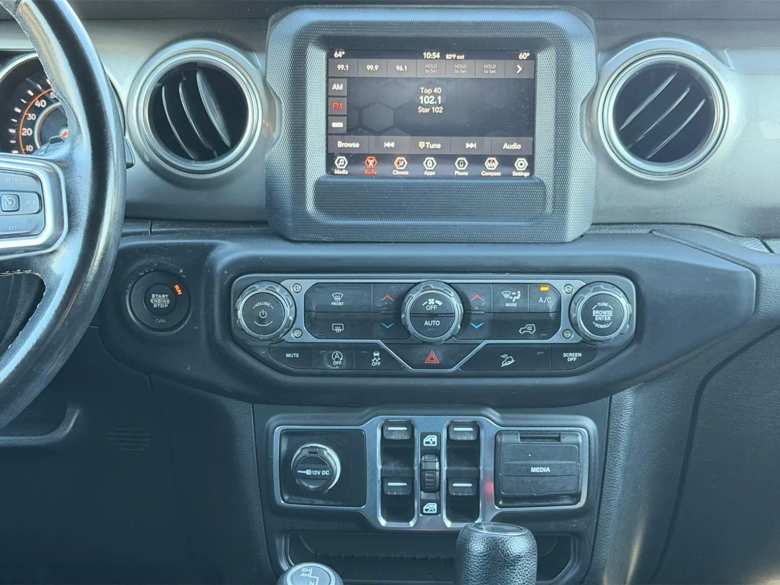 2020 Jeep Wrangler Unlimited Sahara - Photo 19