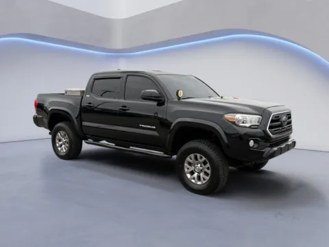 Black 2018 Toyota Tacoma SR5 V6 for sale in Maryville, TN