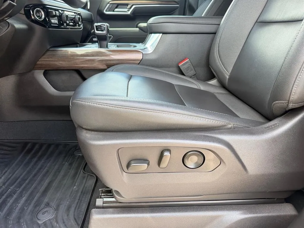 2024 Chevrolet Silverado 1500 RST - Photo 12