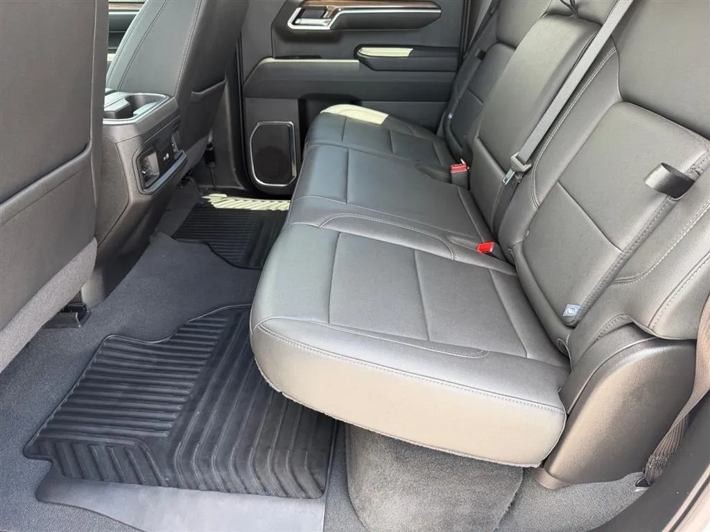 2024 Chevrolet Silverado 1500 RST - Photo 14