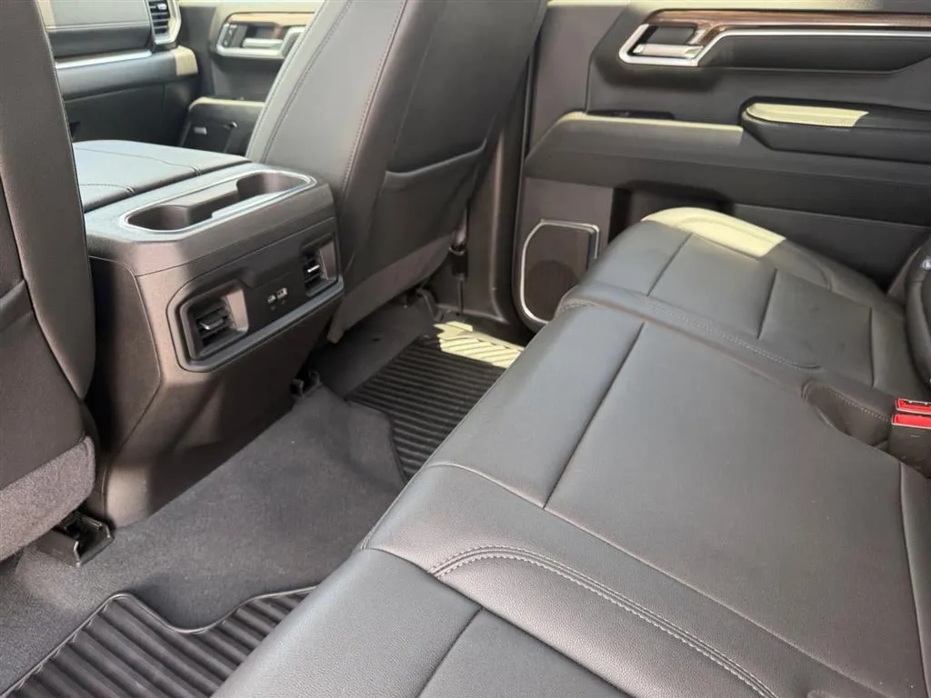 2024 Chevrolet Silverado 1500 RST - Photo 16