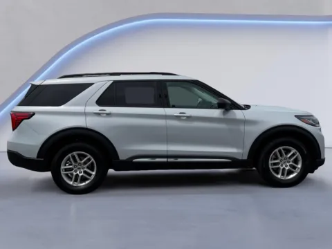 Photos of 2025 Ford Explorer Active for sale in Maryville, TN at Twin City Certified