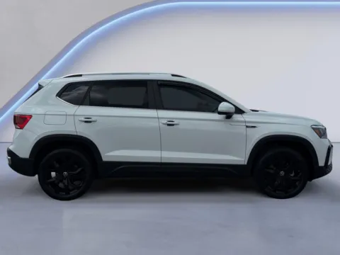 Photos of 2022 Volkswagen Taos SE for sale in Maryville, TN at Twin City Certified