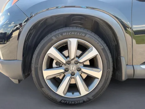More photos of 2023 HONDA PILOT Touring at Twin City Certified, TN