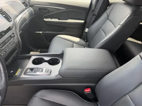 More photos of 2025 Honda Passport EX-L at Twin City Certified, TN