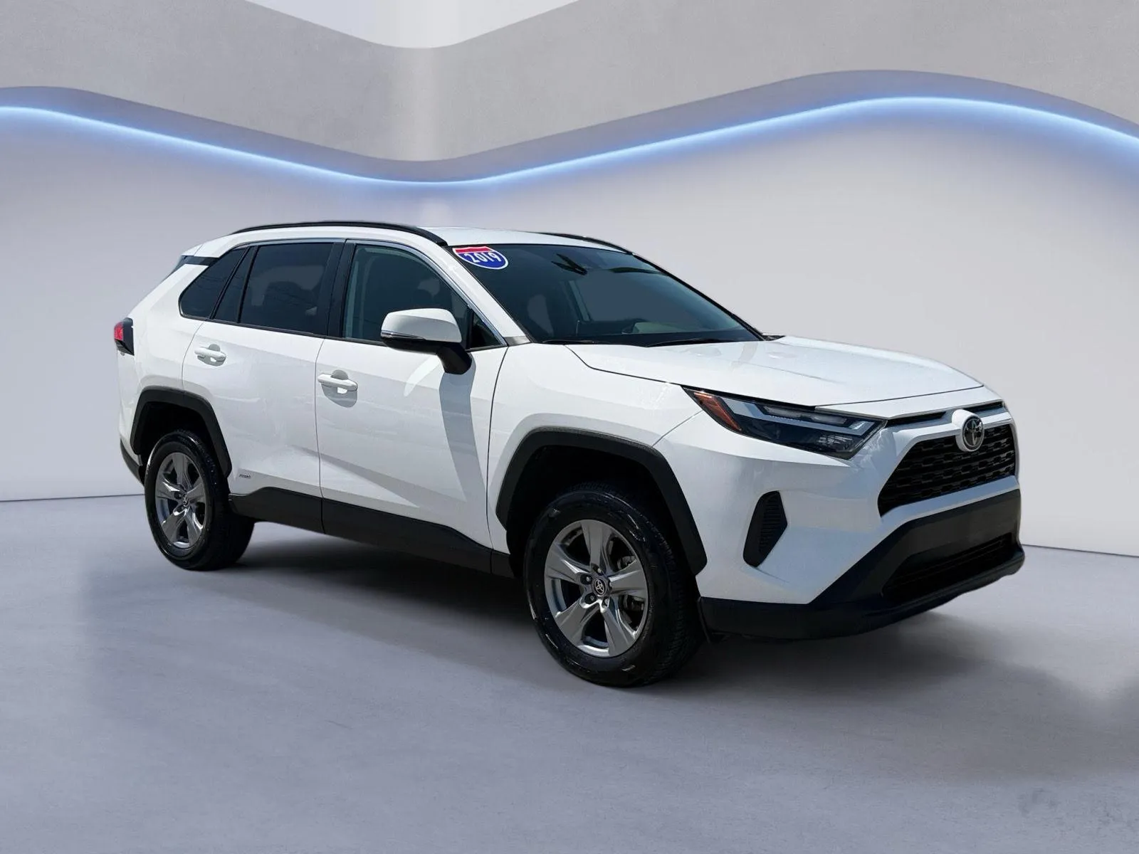 White 2025 Toyota RAV4 Hybrid XLE for sale in Maryville, TN