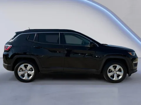 Photos of 2018 Jeep Compass Latitude for sale in Maryville, TN at Twin City Certified